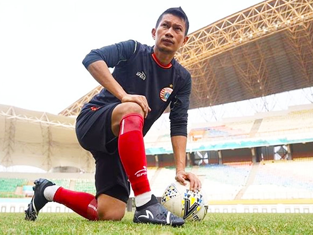 Ismed Sofyan, Eks Penyerang Sukses Jadi Bek Kanan | Tagar
