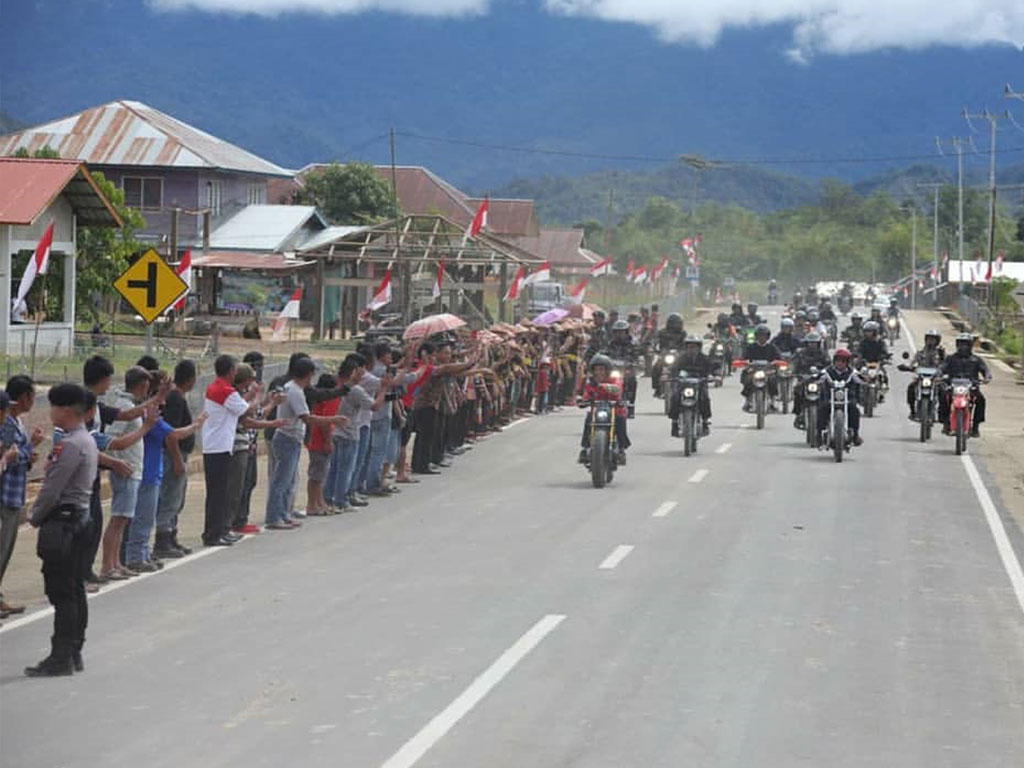 Jokowi Naik Motor