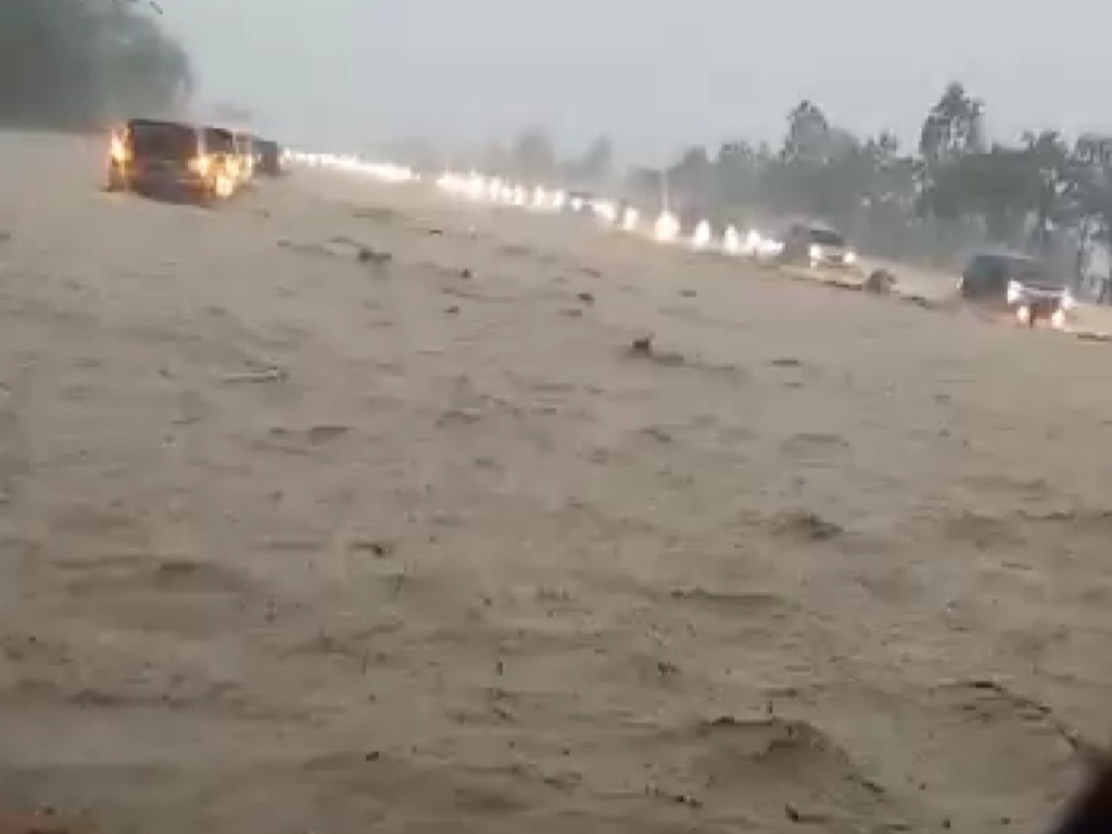 Video Amatir Lokasi Banjir Cipali