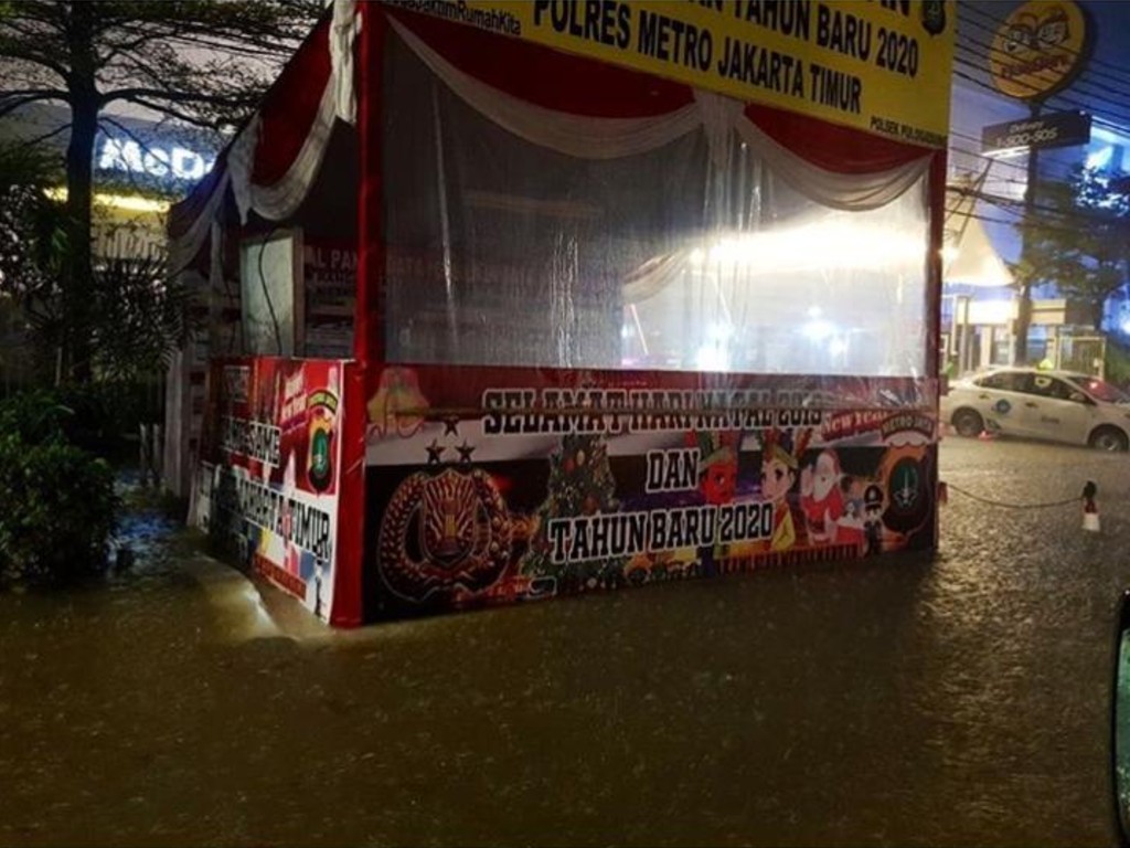 Sambut Tahun Baru 2020, Jakarta Dikepung Banjir  Tagar