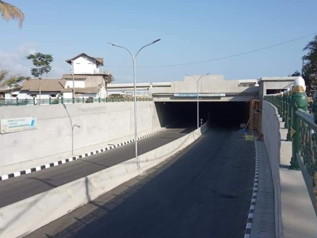 underpass YIA