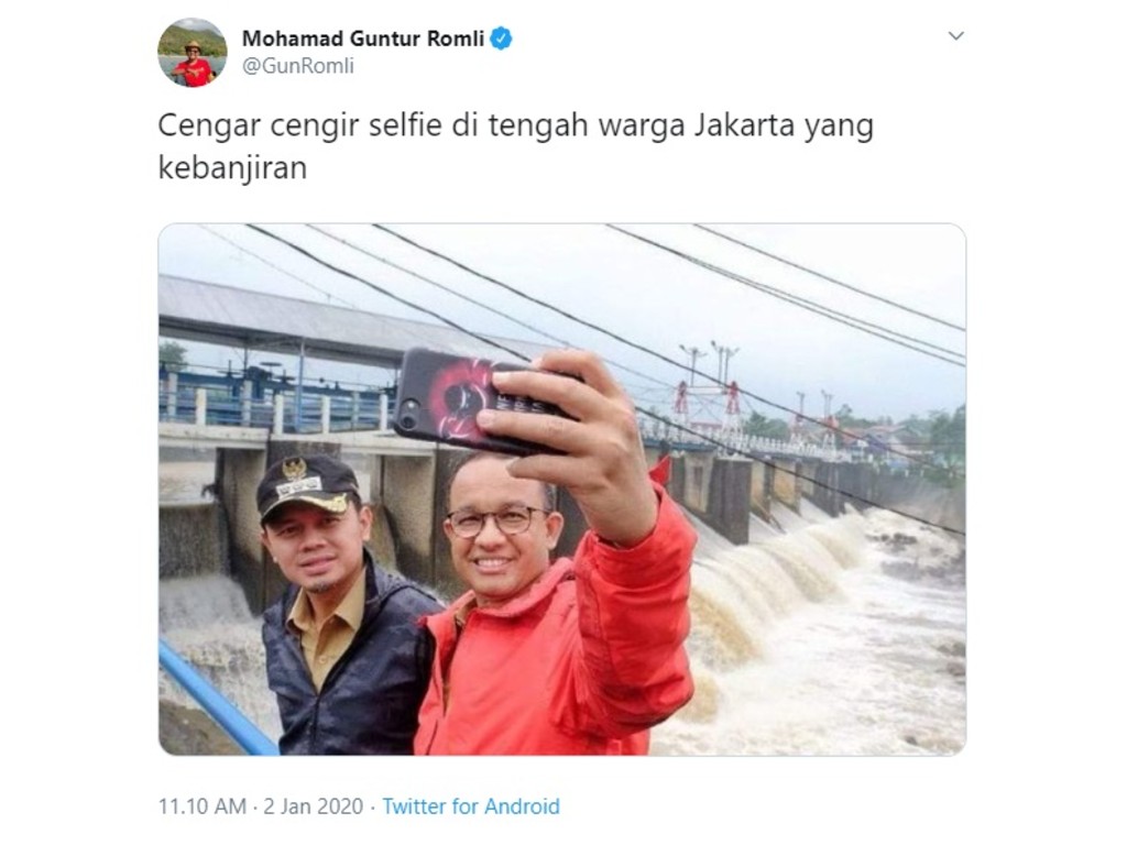 Cuitan Guntur Romli soal Banjir