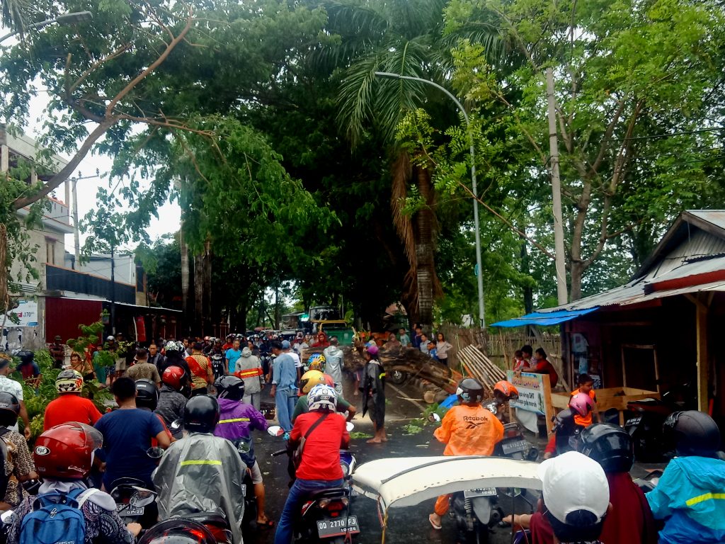Bantaeng Angin Kencang
