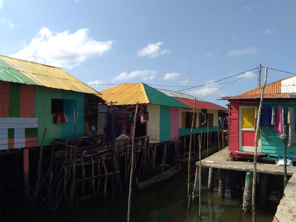  Rumah Warna warni  di Medan Belawan Bikin Penasaran Tagar