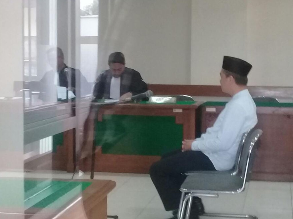 sidang perdana