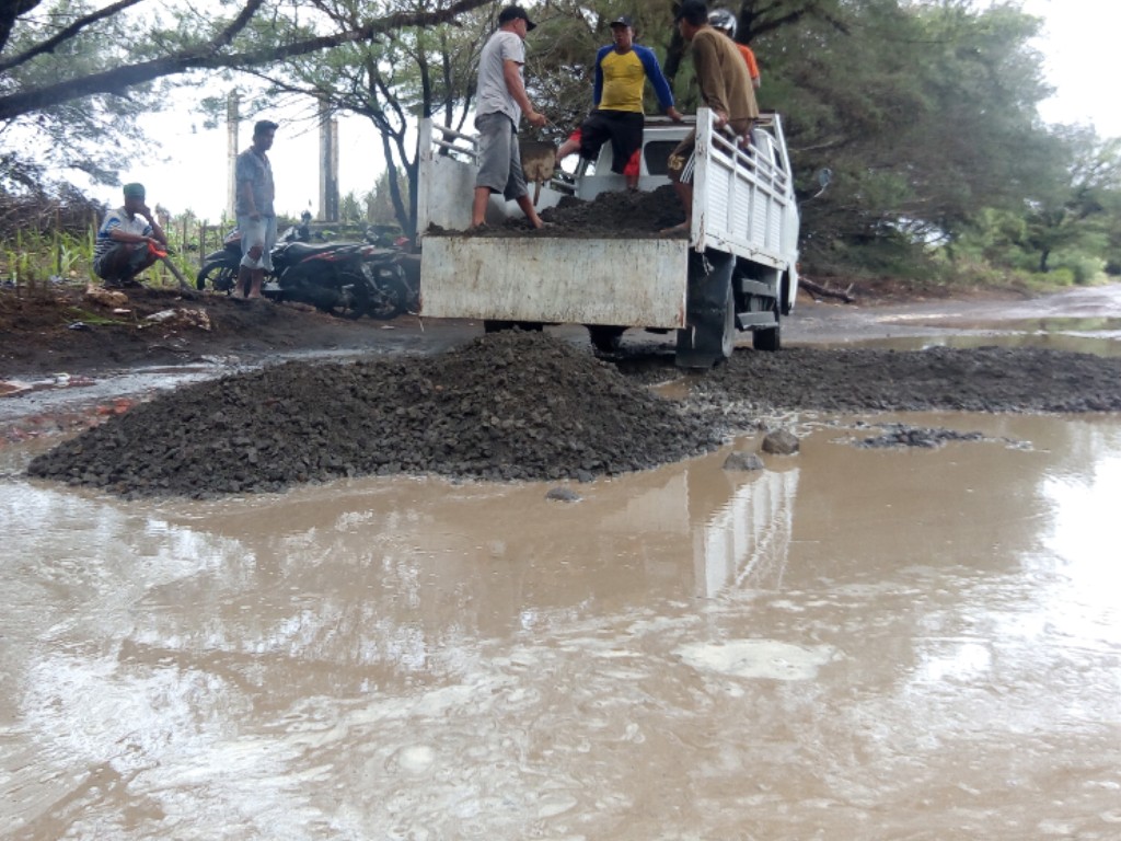 jalan rusak di Kulon Progo