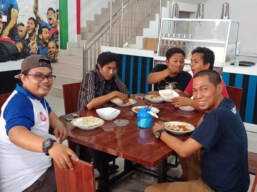 Maros
