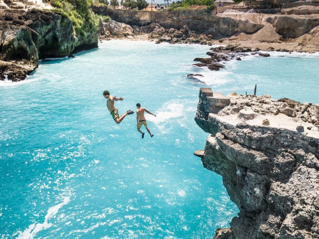 Blue Lagoon Cliff Jumping, Bali