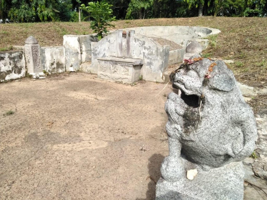 makam tua2