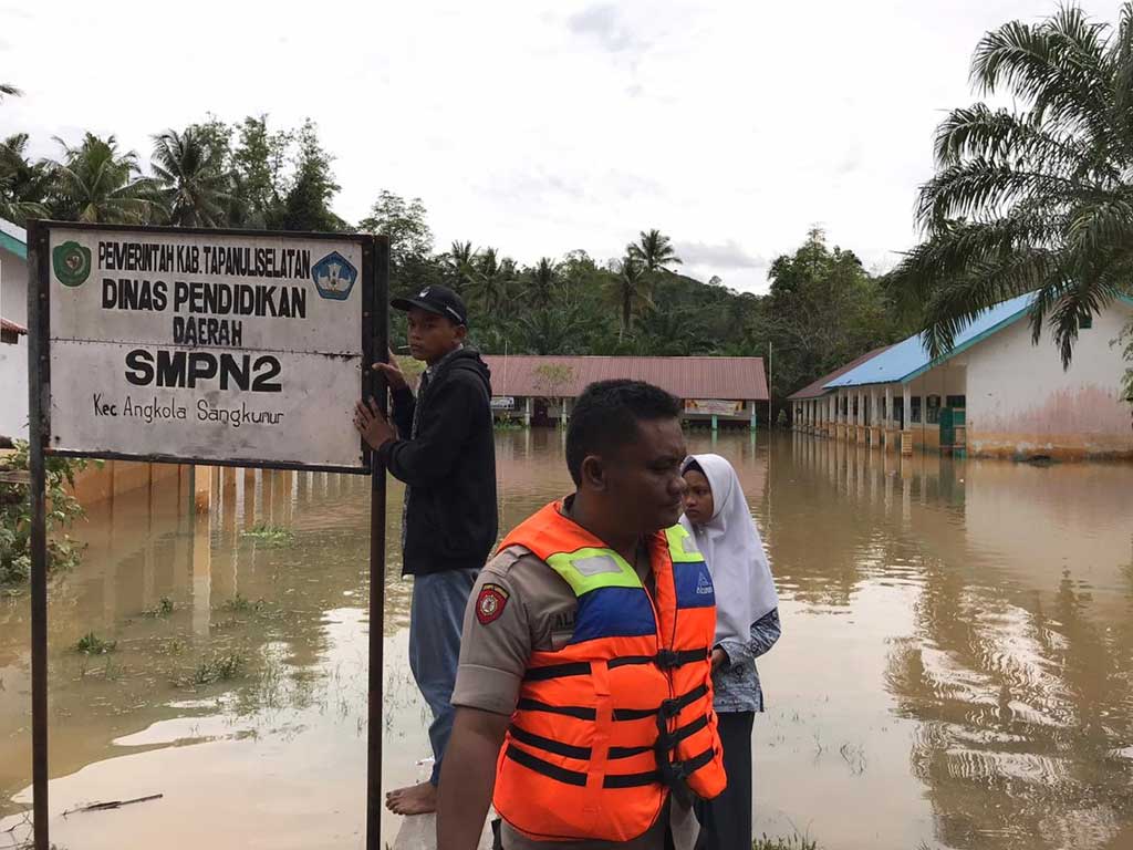 Banjir Tapsel