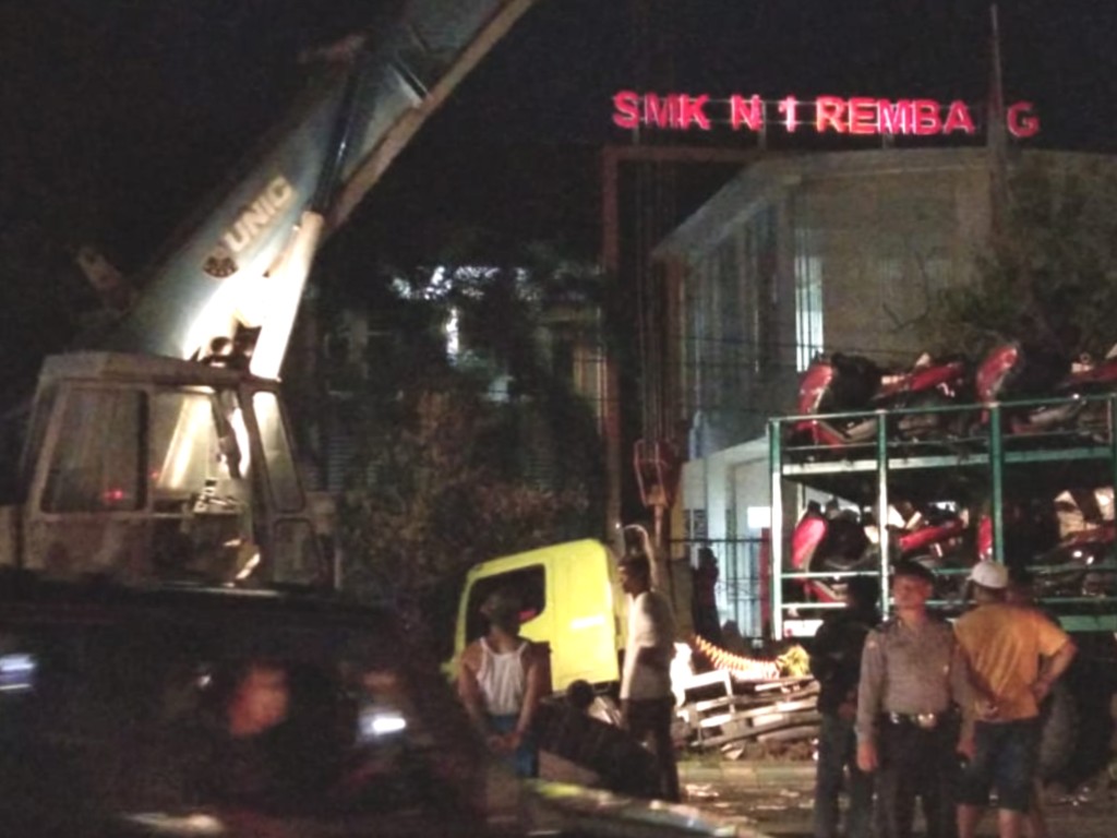 Kecelakaan truk Rembang