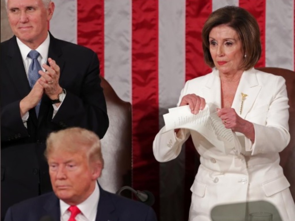 Ketua DPR AS Nancy Pelosi sobek naskah pidato Trump