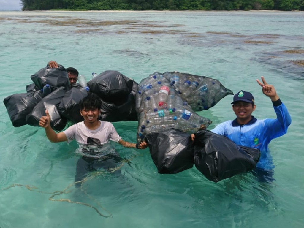 sampah karimunjawa