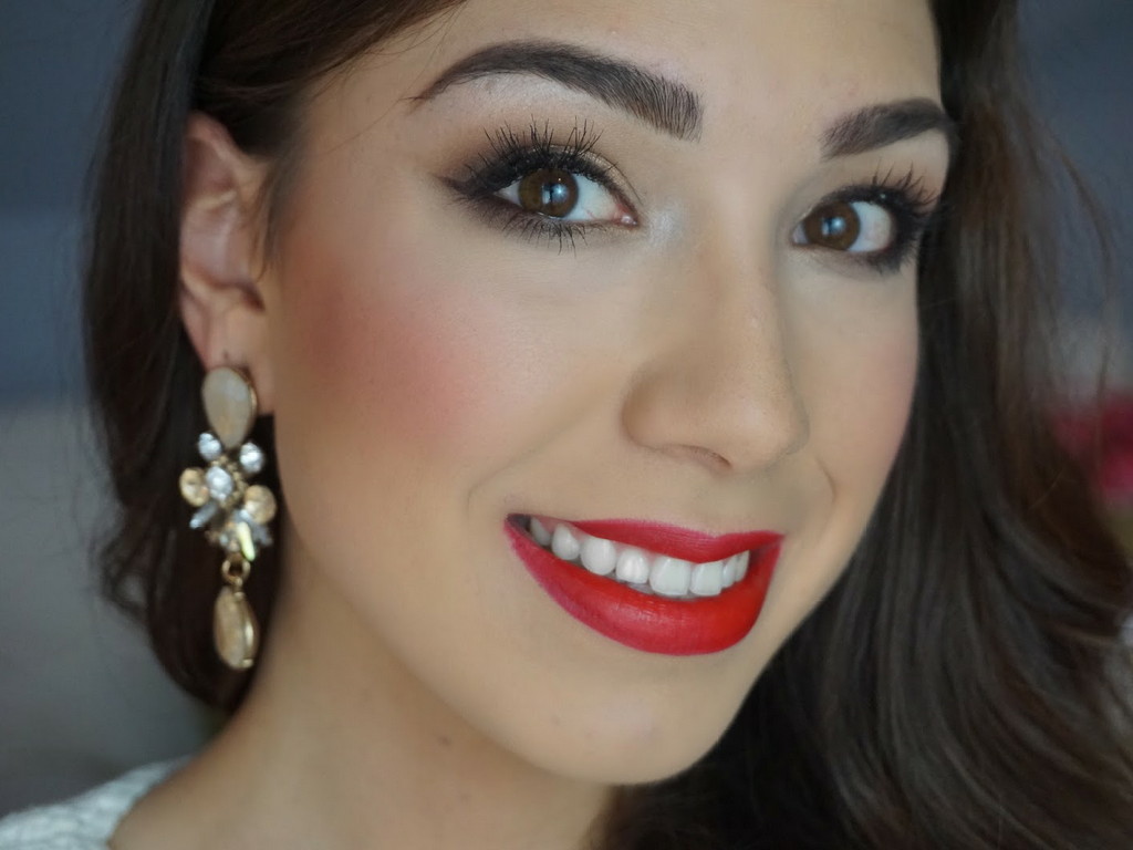 Red lips and Soft Smokey Eyes Look