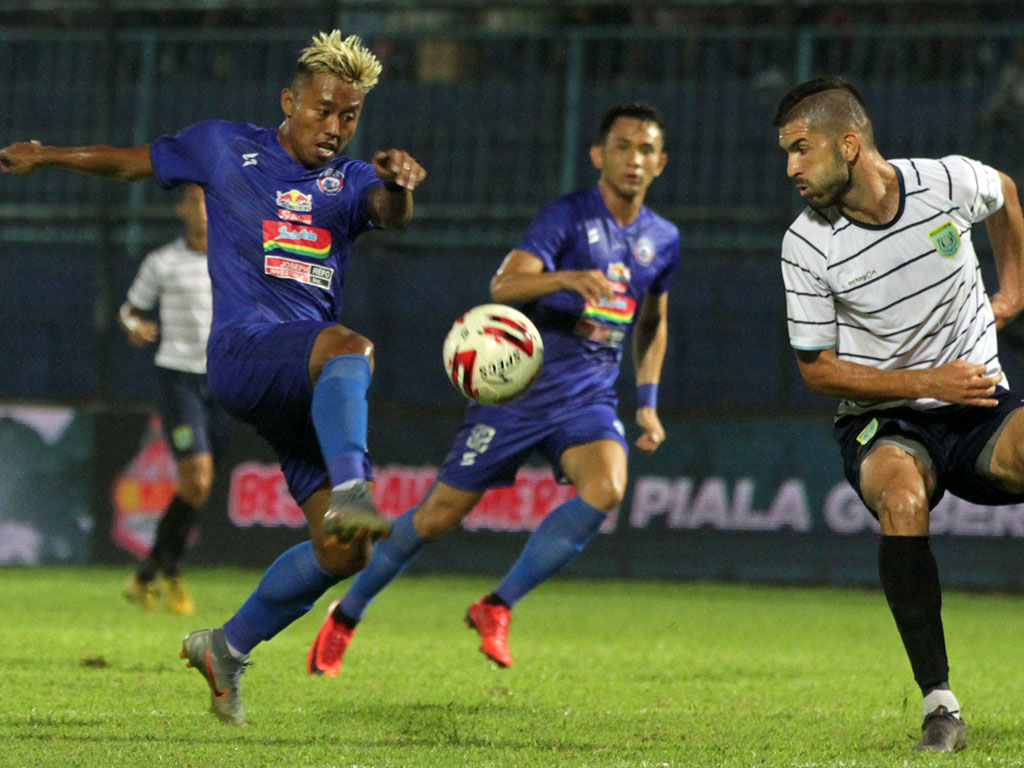 Arema FC vs Persela Lamongan