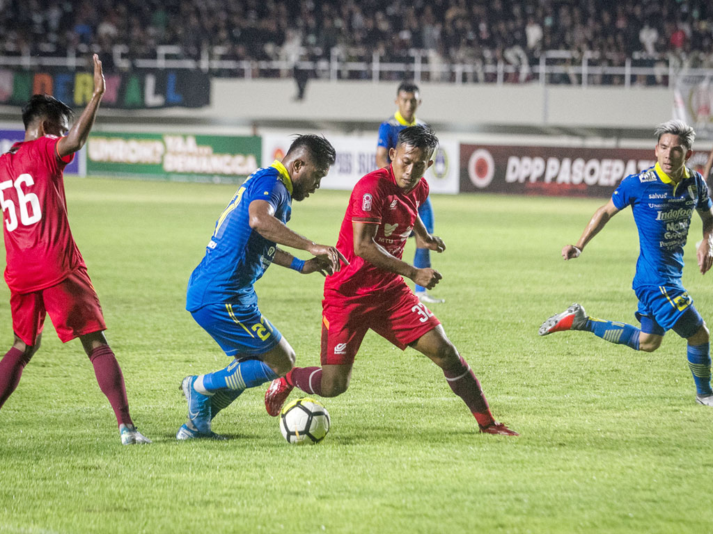 Persis vs Persib