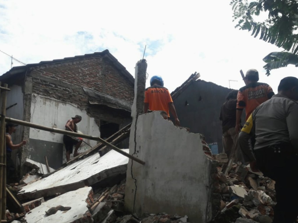 Rumah rusak Magelang