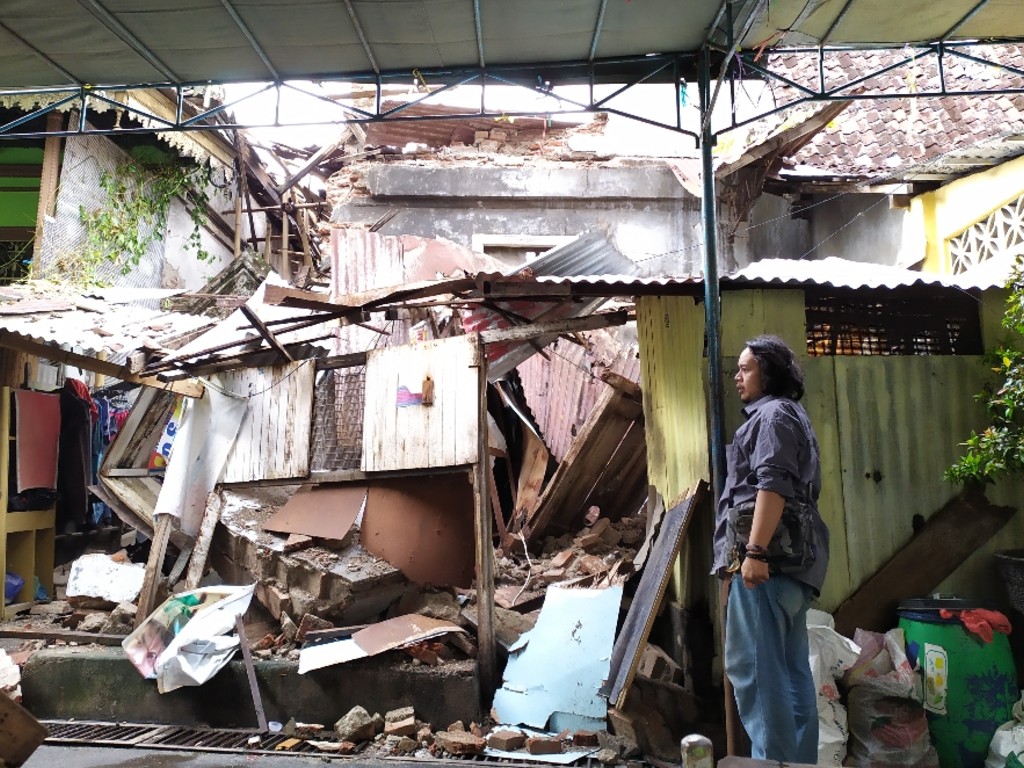 Rumah roboh Semarang1