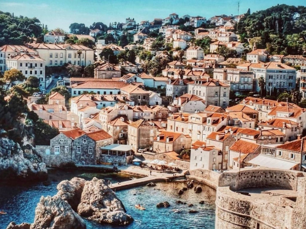 Kota Dubrovnikdi Laut Adriatik