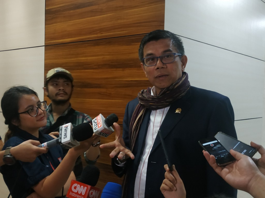 Demokrat Hinca Panjaitan