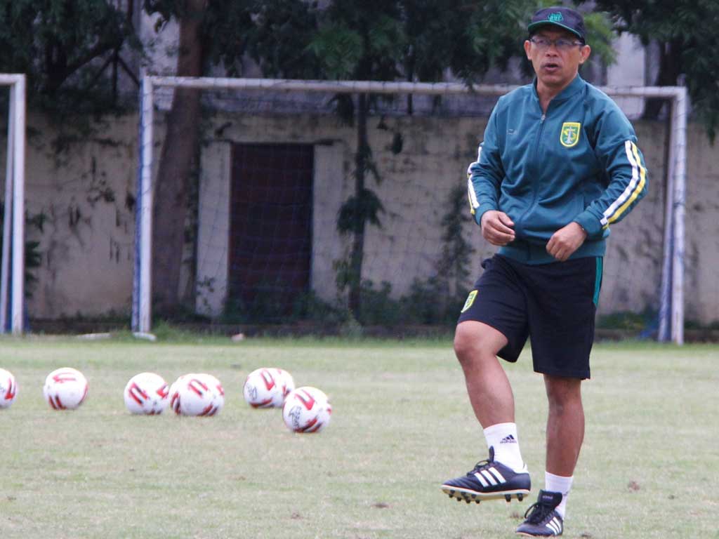 Pelatih Aji Santoso