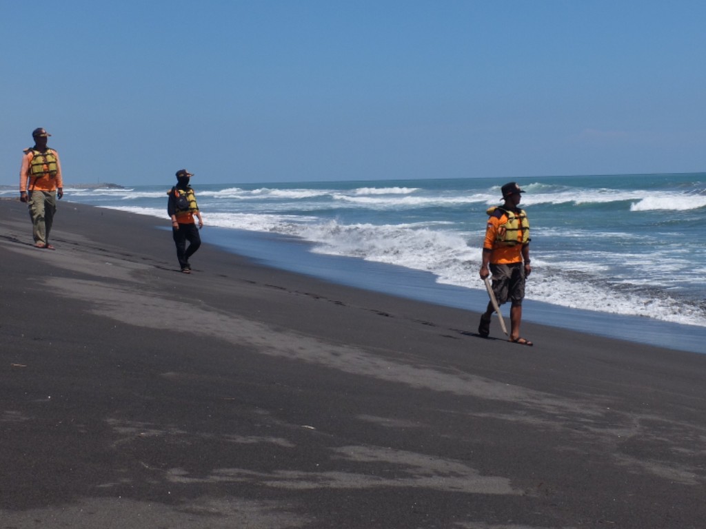 SAR Kulon Progo halau hiu paus