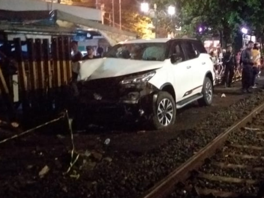 Fortuner kecelakaan di Malioboro Yogyakarta