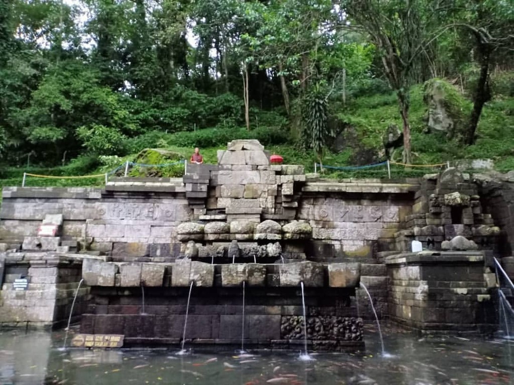 Candi Jalatunda atau Jolotundo Mojokerto