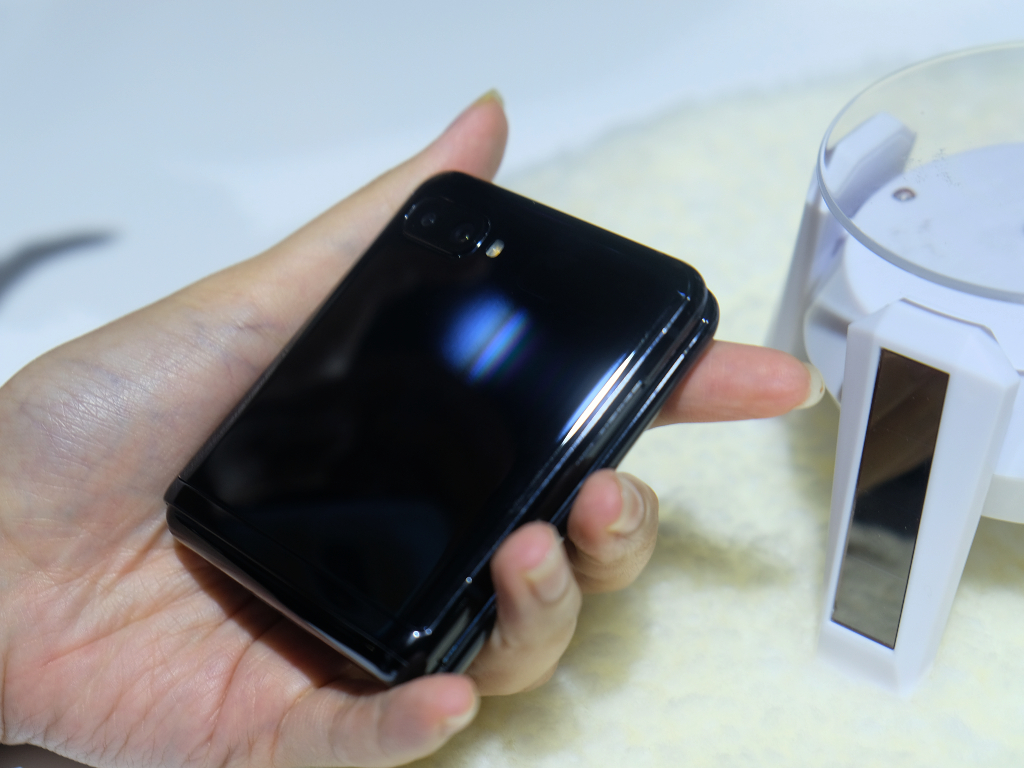 Samsung Galaxy Z Flip Meluncur di Indonesia | Tagar