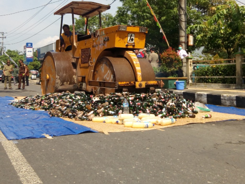 Pemusnahan miras di Kulon Progo, Yogyakarta