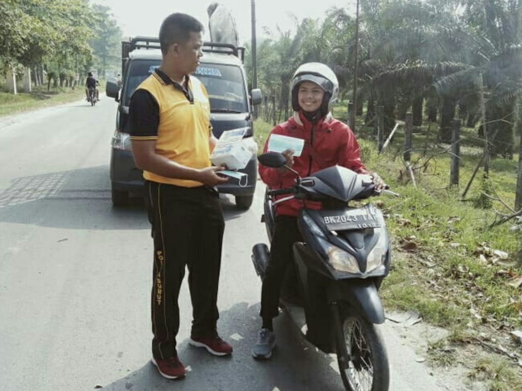Bagi-bagi masker