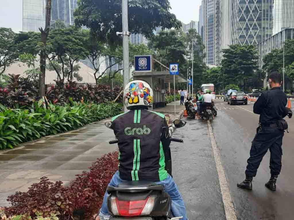 Driver ojek online (ojol)