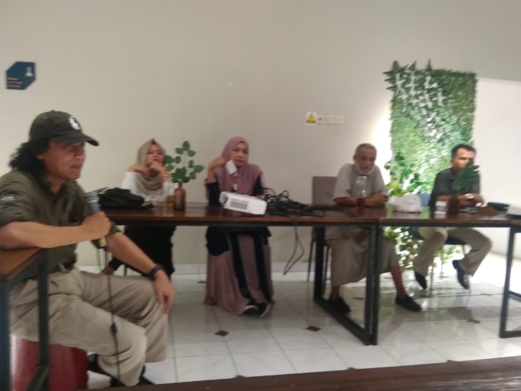 diskusi corona
