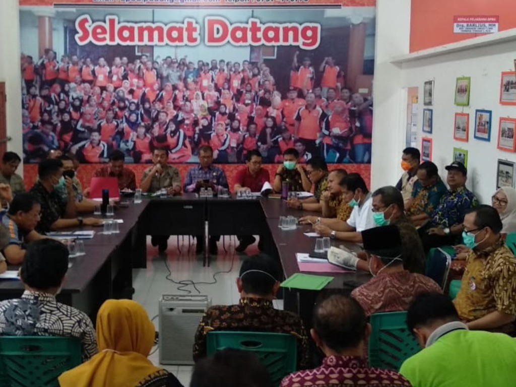 Rapat di Padang