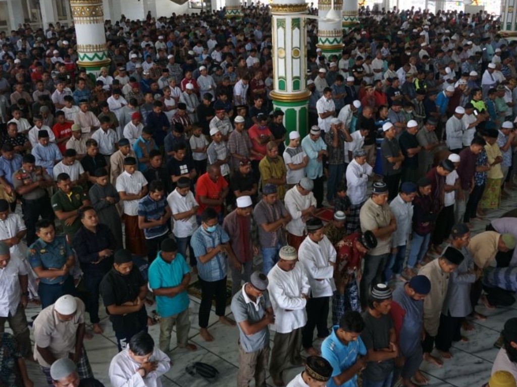 Salat Jumat di Sorong