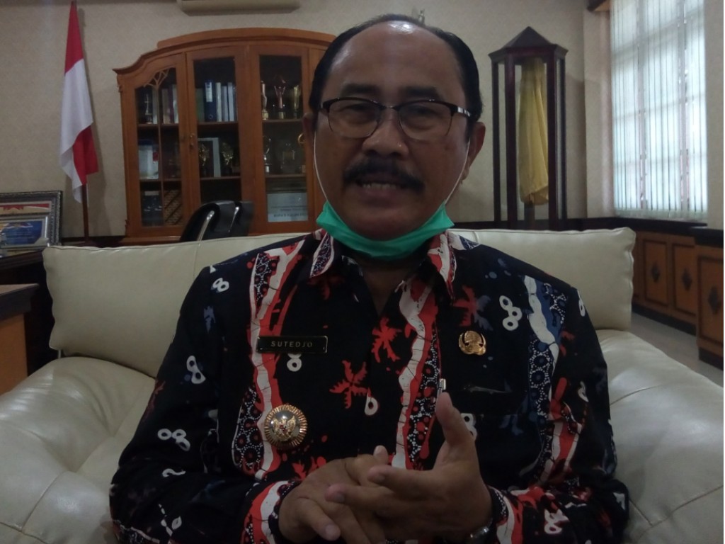 Bupati Kulon Progo Sutedjo