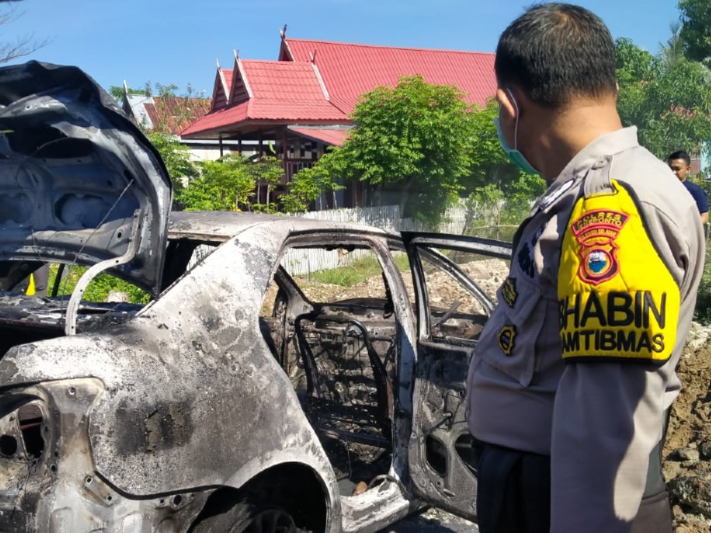 Mobil Terbakar