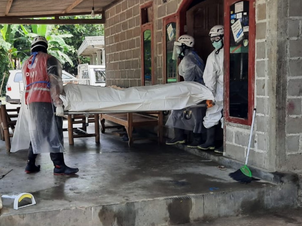 Proses evakuasi jenazah di Kulon Progo