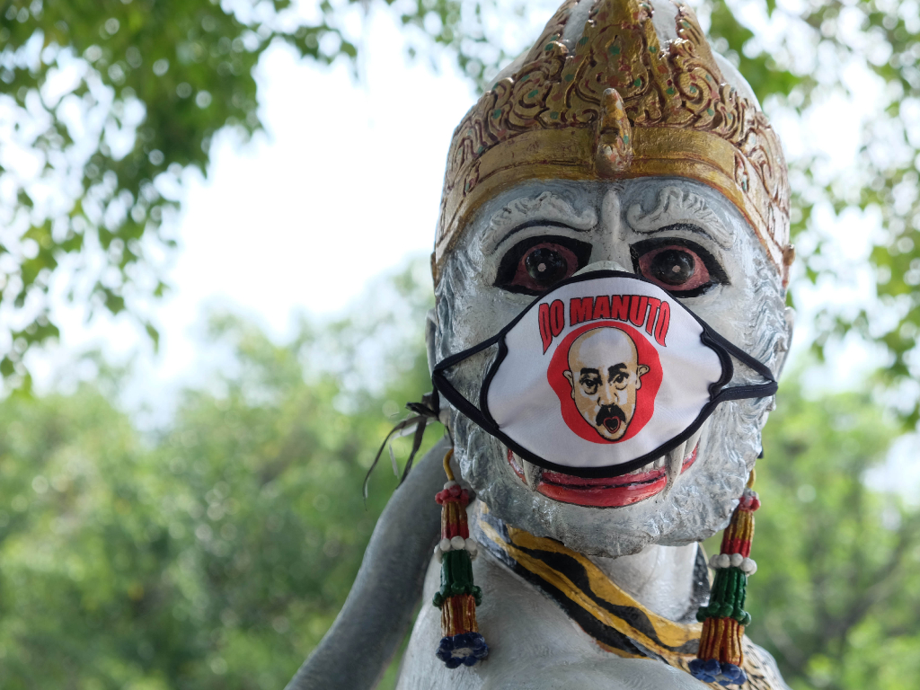 Foto: Kampanye Cegah Corona, Patung Wayang di Solo Pakai Masker | Tagar