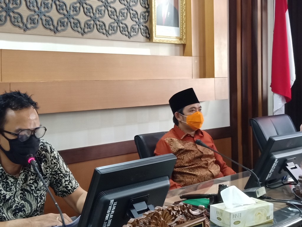 Rapat di DPRD Jatim