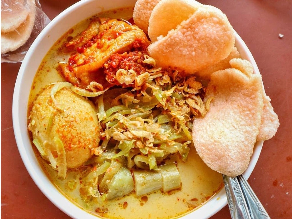 Lontong sayur