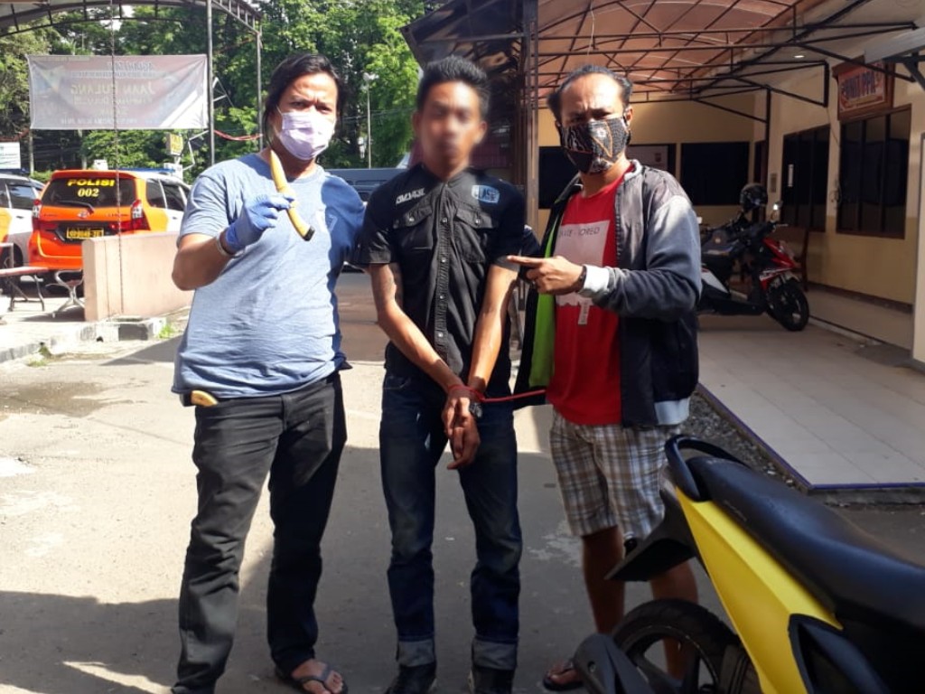 Penusuk Pemuda di Padang