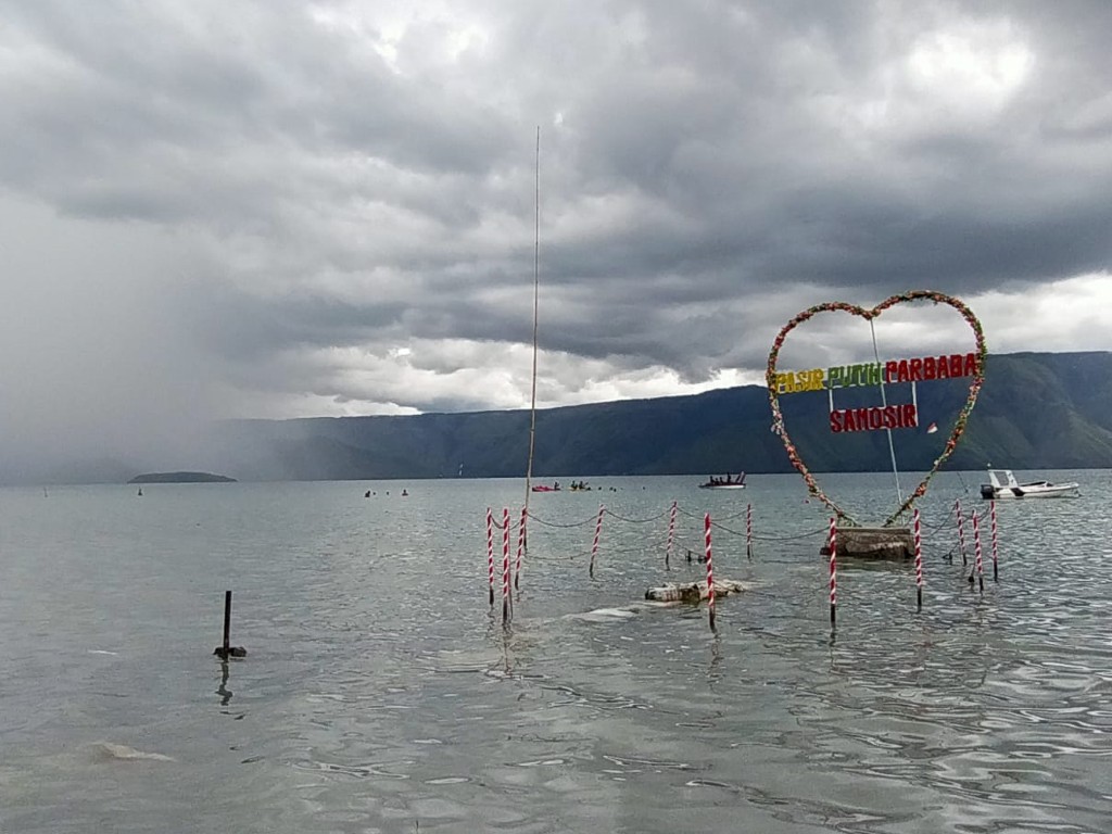 Perairan Danau Toba