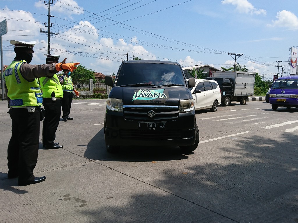 penyekatan polisi