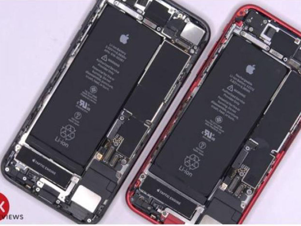 iPhone SE 2020 (merah) dan iPhone 8 (hitam)