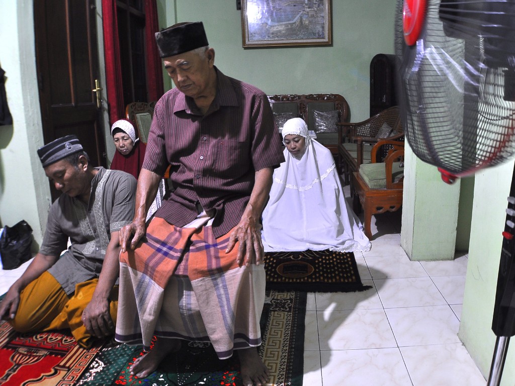 Salat Tarawih di Rumah