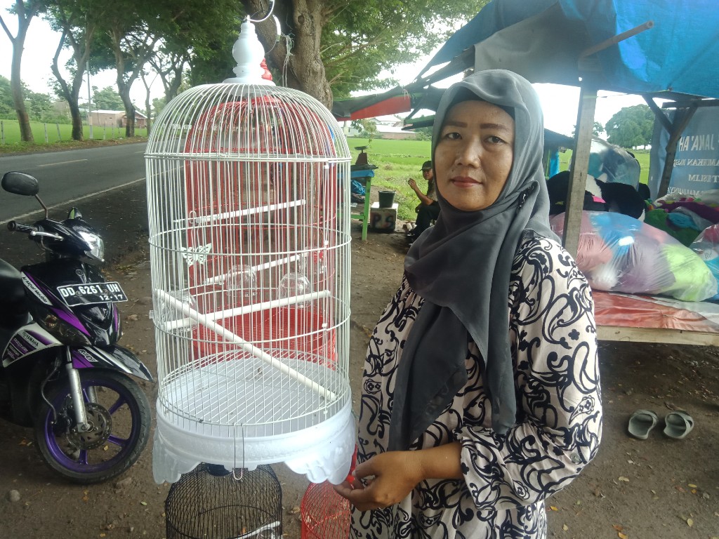 Penjual burung1