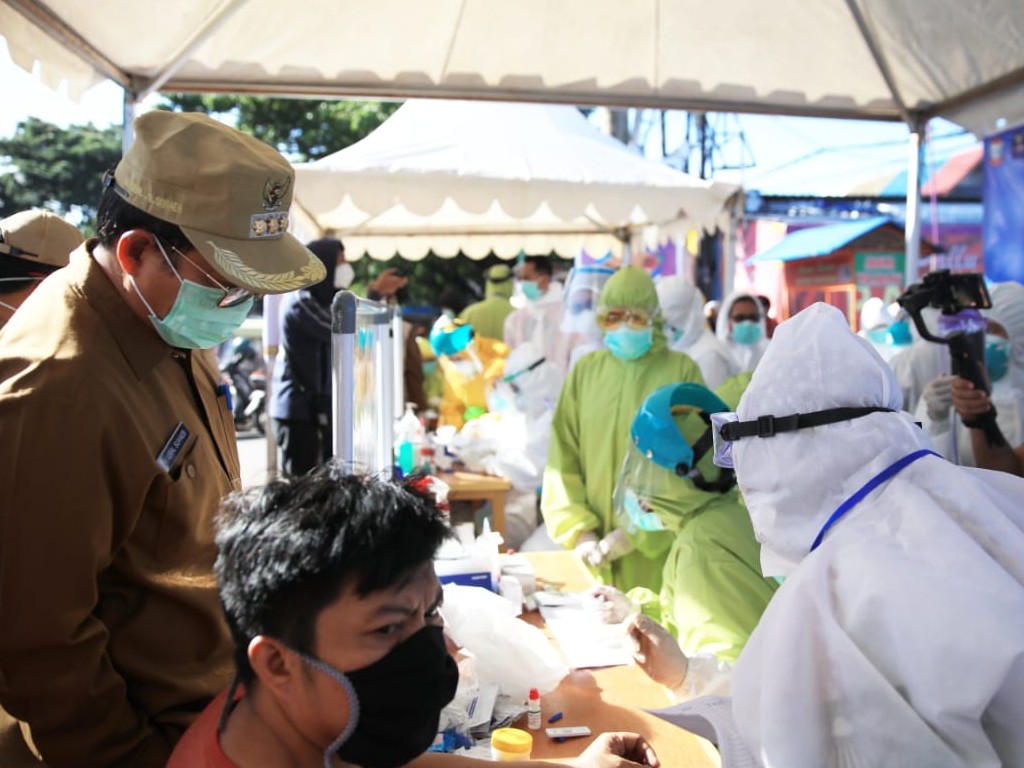 Rapid Test Massal Pedagang Pasar Ini Hasilnya Tagar