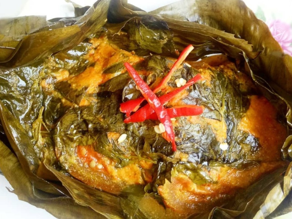 Pepes Ikan Patin Kemangi Bumbu Kuning Bakar