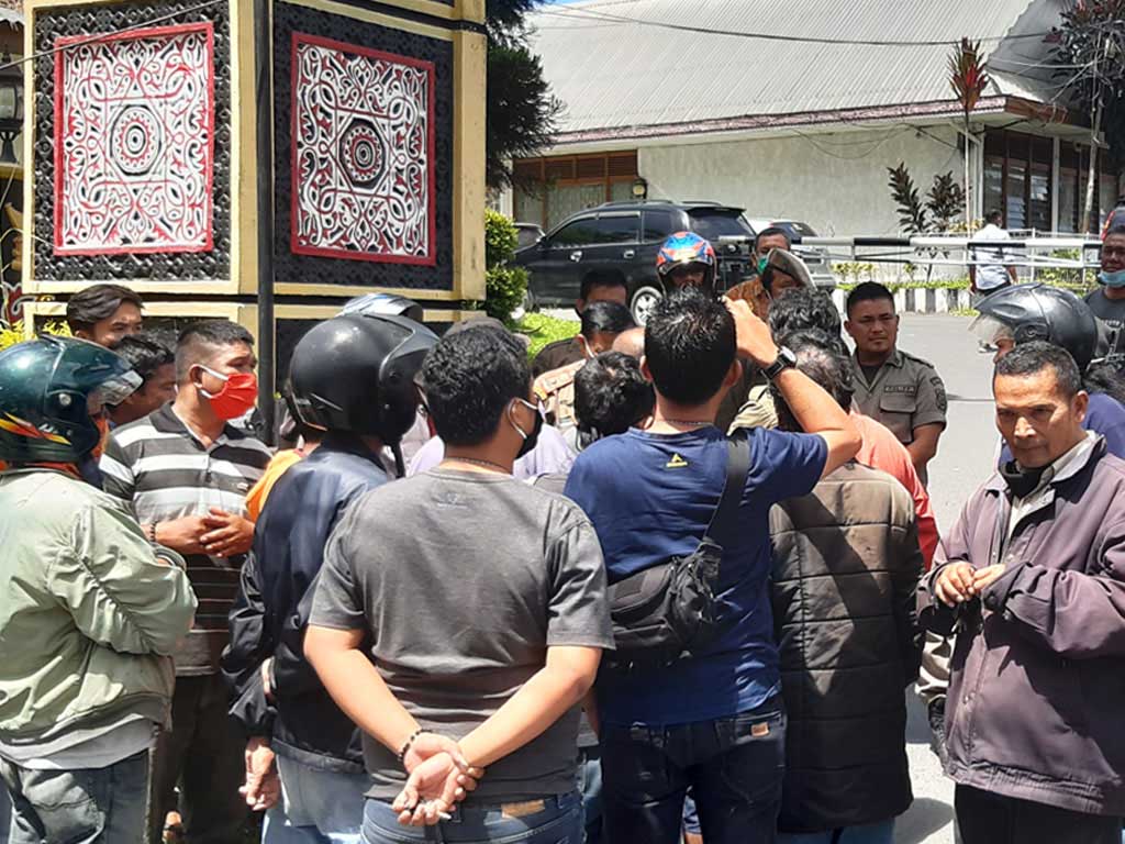 Demo Abang Becak Dairi